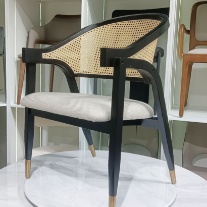 Modern chair UAE