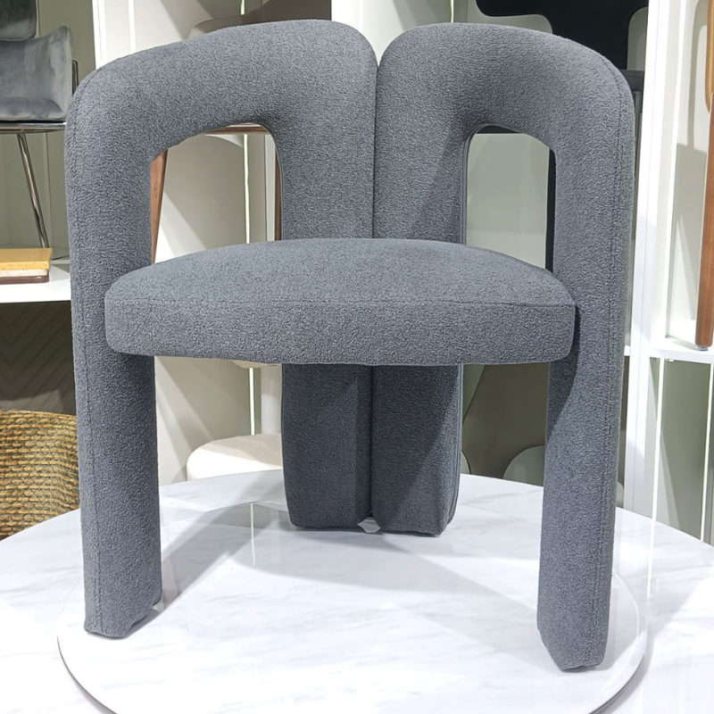 Curved back lounge chair