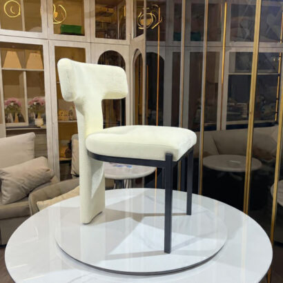 : Luxury T-shaped backrest accent chair for Dubai modern homes.