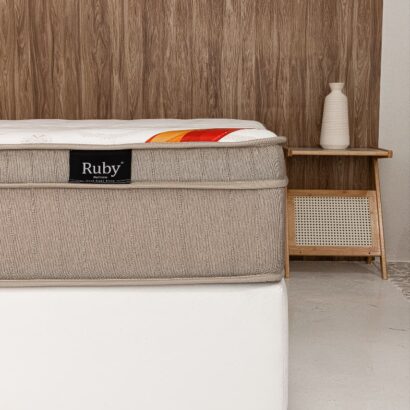 Luxury Ansary Li Classique Memory Foam Pocket Spring Mattress featuring individually wrapped pocket springs and memory foam